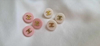 ONE CHANEL ACRYLIC BUTTON 16MM - Image 1 of 4