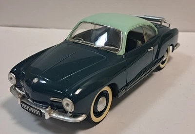 Solido 1:18 Diecast Car Green Volkswagen VW Karman-Ghia 1957 - Image 1 of 3