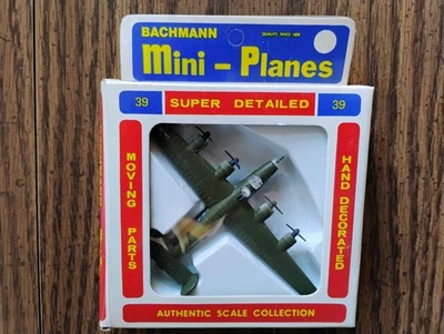 Mini avión Bachmann #39 B-24 Liberator Foto 1 de 2