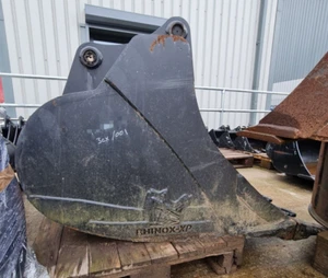 24 Inch/ 600mm Digging Bucket 3CX Pick Up with TEETH (New Other) - 8-9t - Picture 1 of 4