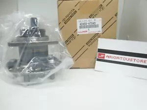 Genuine Toyota 42450-47040 Axle Hub and Bearing Assembly, Rear - Picture 1 of 10