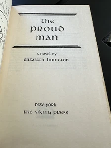 The Proud Man by Elizabeth Linington 1955 1st Book Club Edition Hardcover No DJ - Bild 1 von 3
