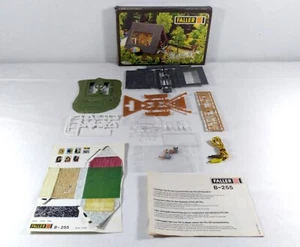 HO Train Faller Paint Studio Building Kit B-255 - Picture 1 of 8