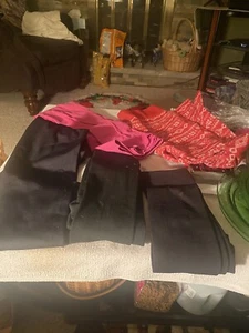 Five Pair Of Ladies Leggings Fitted Pants In Size Small Medium - Picture 1 of 1