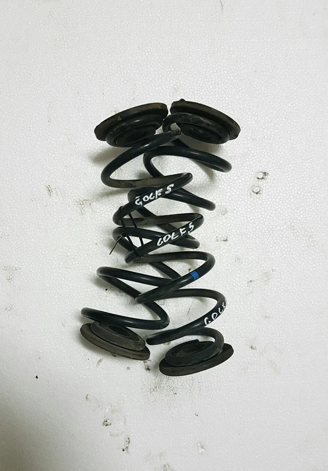 Amortecedores de molas traseiros direito e esquerdo Golf 5 Audi a3 ano 2008 original - Imagem 1 de 1