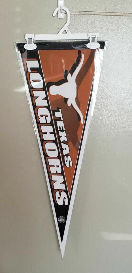 TEXAS LONGHORNS NCAA FELT PENNANT WITH HOLDER 11/15/20 - Image 1 of 1