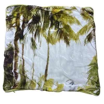 Fundas de almohada de terciopelo mezcla de seda con estampado de palmera verde y blanco Arhaus - Ajuste 18x18 Foto 1 de 4