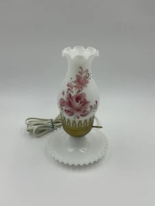 Hobnail Milchglas erhaben Messing Floral Hurricane elektrische Tischlampe 10-1/2 Zoll - Bild 1 von 13