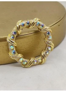 Vintage Style Textured Gold Crystal Wreath Pin Ring Brooch - Picture 1 of 4