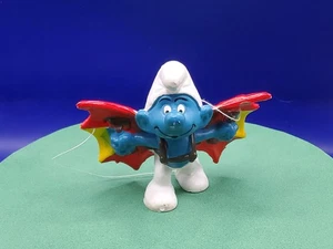 Smurfs 20036 Hang Glider Smurf Flying Wings Vtg Figure Schleich Peyo Figurine - Bild 1 von 3