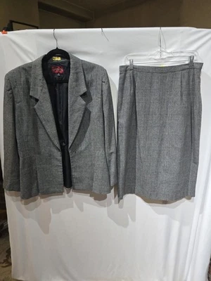 Traje Sasson Damas Gris Espiga Talla 16 Busto 40 Cintura 32 Gancho/Ojo Único Foto 1 de 4