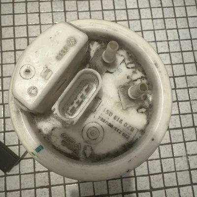 Pompa benzina Audi A2 8Z pompa carburante 8Z0 919 051  - Immagine 1 di 4