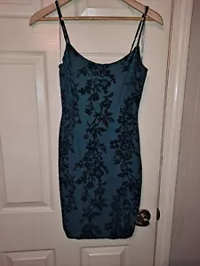 Woman's Windsor Sleek Dress-Med - Picture 1 of 4