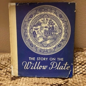 THE STORY ON THE WILLOW PLATE By Leslie Thomas hardcover with dj from 1940 - Bild 1 von 5