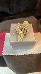 Crystal Bee with Pearl Brooch  - Picture 1 of 6
