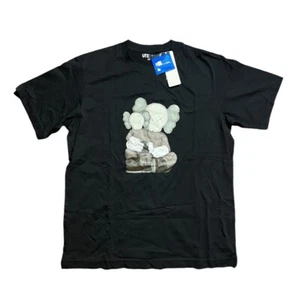 KAWS X UNIQLO UT Short Sleeve Graphic T-Shirt Black Men’s Size Large NWT - Picture 1 of 3
