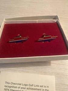 GEMELOS EMBLEMA CHEVROLET ESMALTADO CHEVY VINTAGE AÑOS 70 Papeleo Original - Imagen 1 de 6