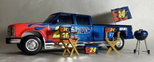 Jeff Gordon DuPont Action Racing Truck & Figurines/Props Set 1/24 NASCAR TX Ship - Picture 1 of 6