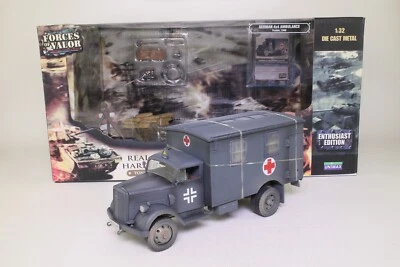 OPEL KFZ.305 BLITZ AMBULANCE GERMAN ARMY 1940 - FORCES OF VALOR FOV80073 1/32 - Image 1 of 4