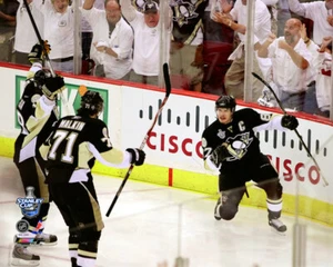 Crosby, Hoissa & Malkin Pittsburgh Penguins lizenziertes 8 x 10 Foto AAJX001 - Bild 1 von 1