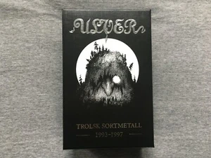2023 ULVER TROLSK SORTMETALL 1993–1997 BOX SET 5 X MC TAPE DARKTHRONE VENOM RARE - Picture 1 of 22