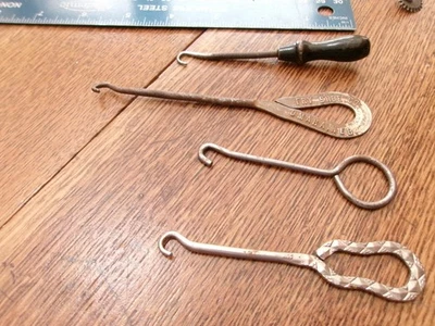 4 ganchos para zapatos de botón vintage tienda de zapatos para freír Omaha Nebraska anuncio Foto 1 de 3