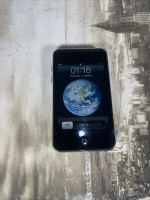 Apple iPod Touch (2nd Generation) A1288 WiFi 8GB Black Silver - Image 1 of 3