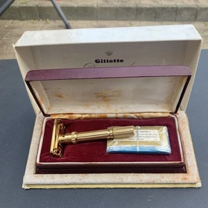 Vintage 1961 22ct Gold Plated Gillette “Slim Adjustable” Safety Razor Set - Picture 1 of 15