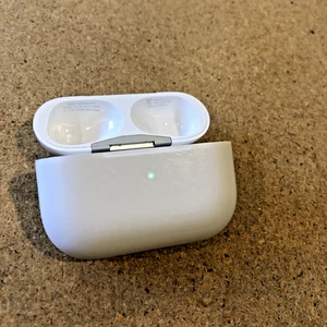 Étui de charge MagSafe authentique Apple AirPods Pro 2 2e génération (USB-C) A2968 - Photo 1 sur 9