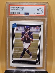 Tarjeta de novato Justin Fields 2021 con clasificación Donruss No. 253 PSA 8 - Imagen 1 de 2