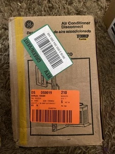 GE TF30RCP 240V 30A AC Disconnect Safety Switch - Gray - Picture 1 of 2
