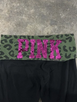 Леггинсы Y2K Victorias Secret РОЗОВЫЕ зеленые камуфляжные со стразами складные капри размер S - Изображение 1 из 4