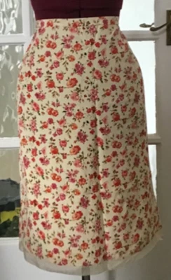 Laura Ashley Red Pink Mix Rose Floral Pattern Silk Skirt   Size 16    #1073 - Image 1 of 4