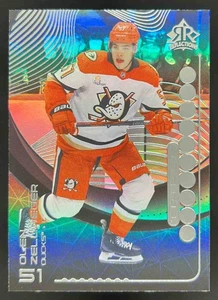 2024 Upper Deck Extended Olen Zellweger #TDR-1 Triple Dimensioni Riflessi - Foto 1 di 3