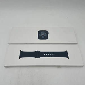 Apple Watch SE 2nd Gen 44mm - Midnight Aluminum - GPS Only - NEW M/L Band - Picture 1 of 6