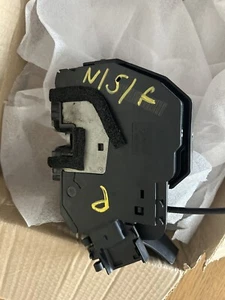Vauxhall Vivaro Nsf Door Lock - Picture 1 of 3