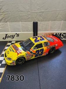 2004 KENNY WALLACE #23 STACKER 2 MONTE CARLO ACTION 1/24TH SCALE 252/288 - Picture 1 of 11
