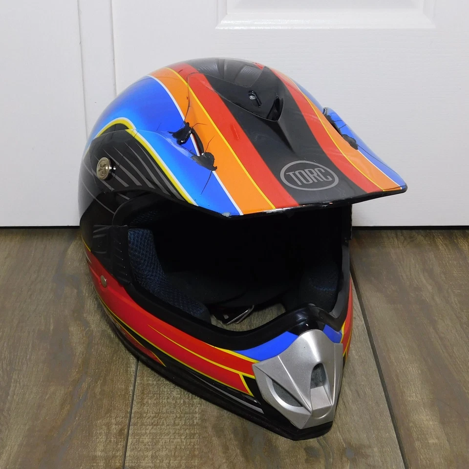 Casco Juvenil Torc T-31 Vector Modelo 2011 con Visera DOT Juvenil Mediano Foto 1 de 4