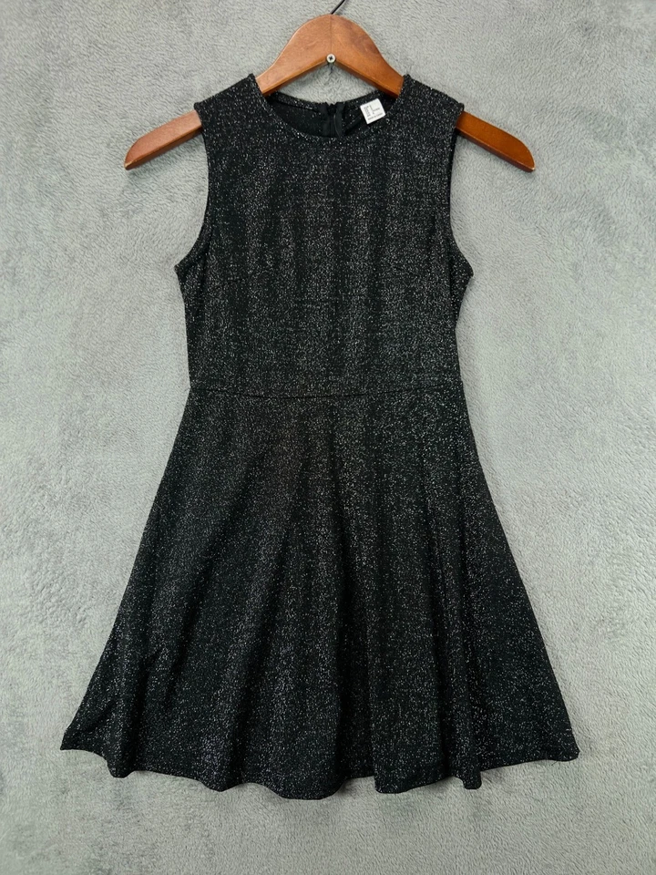 Vestido H&M Juniors Pequeño Negro Plateado Brillo Ajuste Metálico Acampanado Columpio Sin Mangas Foto 1 de 4