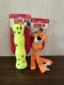 KONG Reflex Floating High Visibility Dog Fetch Toy + A Wubba Squeak Toy - Picture 1 of 4