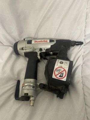 Makita AN504 Pneumatic Nail Gun Coiled Nailer Air Gun - Image 1 of 4