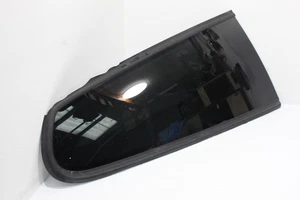 Luce vetro finestrino quarto posteriore destro VW Scirocco 137 1K8 OS 1K8845042AC - Foto 1 di 11