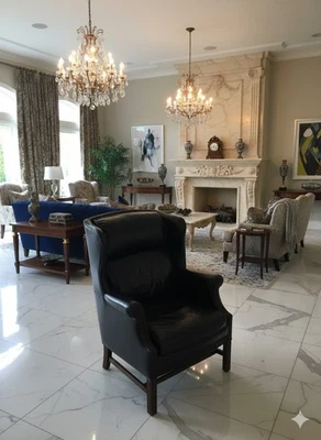 Silla con cabeza de clavo de cuero con respaldo de ala Sherrill (azul cobalto) Foto 1 de 4