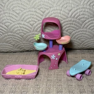 Lote De 3 PIEZAS DE JUEGO LPS Littlest Pet Shop Monopatín - Caja De Arena - Árbol Gato - Imagen 1 de 11