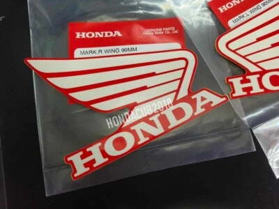 2 PIEZAS PARA HONDA WING 90mm PEGATINA TANQUE DE COMBUSTIBLE ACEITE CALCOMANÍA EMBLEMA CARENADO BLANCO-ROJO Foto 1 de 4