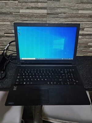 H1717 Toshiba Satellite Pro R50-B-12V 15.6" 500GB HD, i5 4210U 1.7GHz, 4GB RAM  - Image 1 of 4