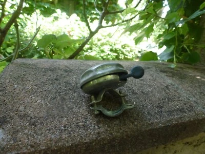 Très  jolie sonnette PEUGEOT de vélo vintage - Photo 1/2
