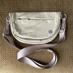 Lululemon All Night Festival Micro Bag Raw Linen Silver 2L - Picture 1 of 8