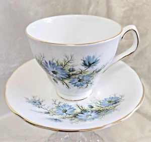 Royal Windsor Fine Bone China Tea Cup and Saucer Set from England Blue Flowers - Picture 1 of 7