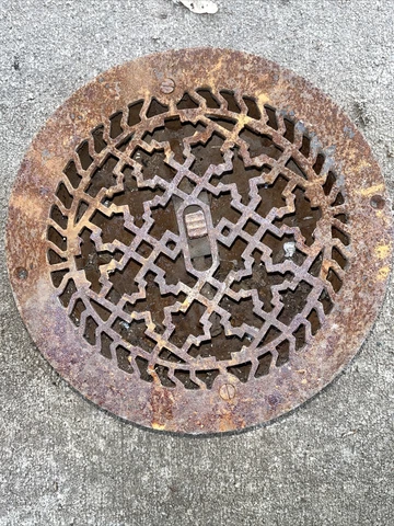 ANTIQUE CAST IRON ORNATE  ROUND REGISTER HEAT GRATE VENT architectural salvage Cover